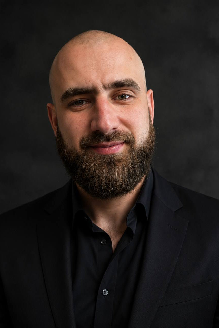 Dorian Hale — SMM AI Research Analyst